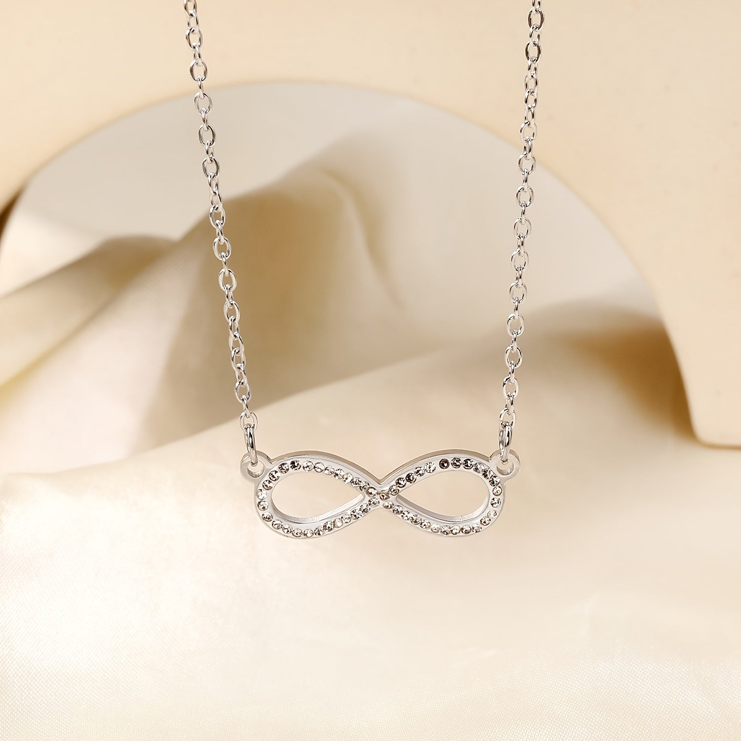 AMOUR Éternel Necklace