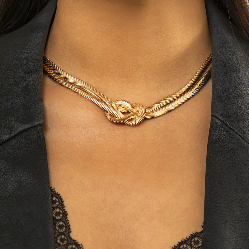 AURÉLIA Knot Necklace