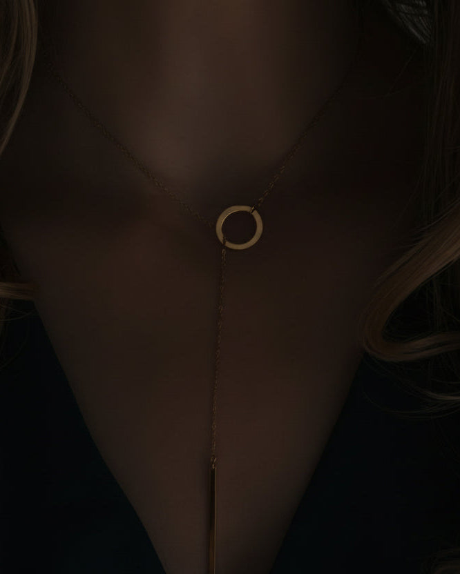 ÉLYSIA Drop Circle Necklace
